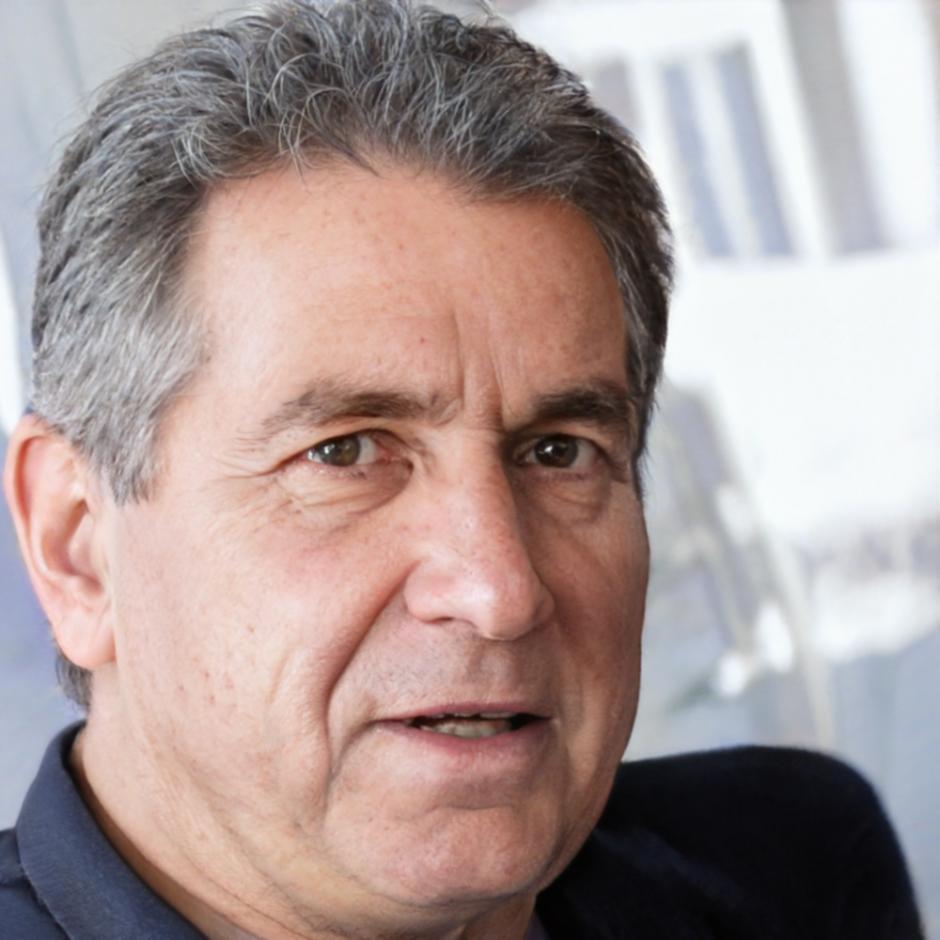 Dozent Vilhelm Sedláček im Unterrichtsraum